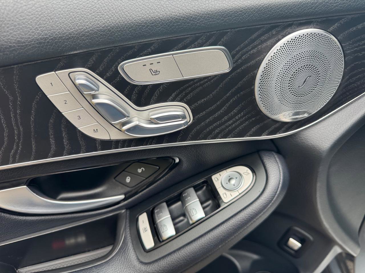 Used 2018 Mercedes-Benz GLC 300 4MATIC image 19