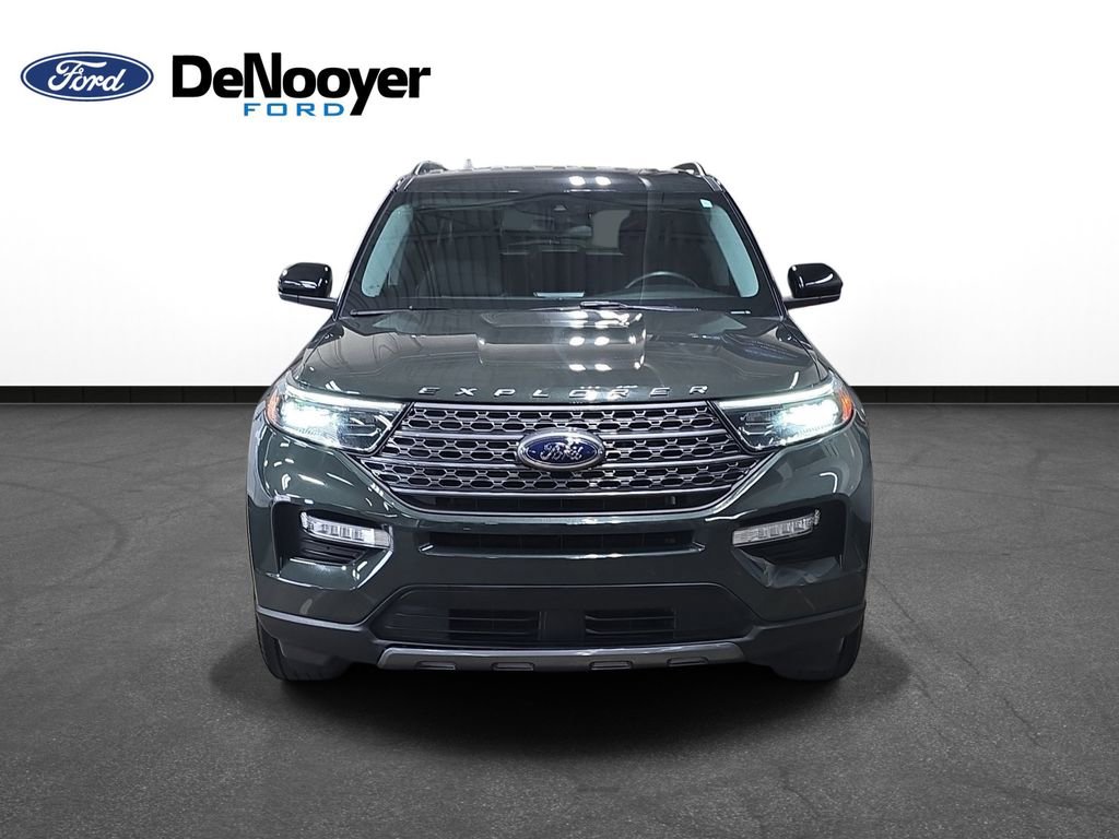 Used 2023 Ford Explorer XLT w/ Equipment Group 202A image 3