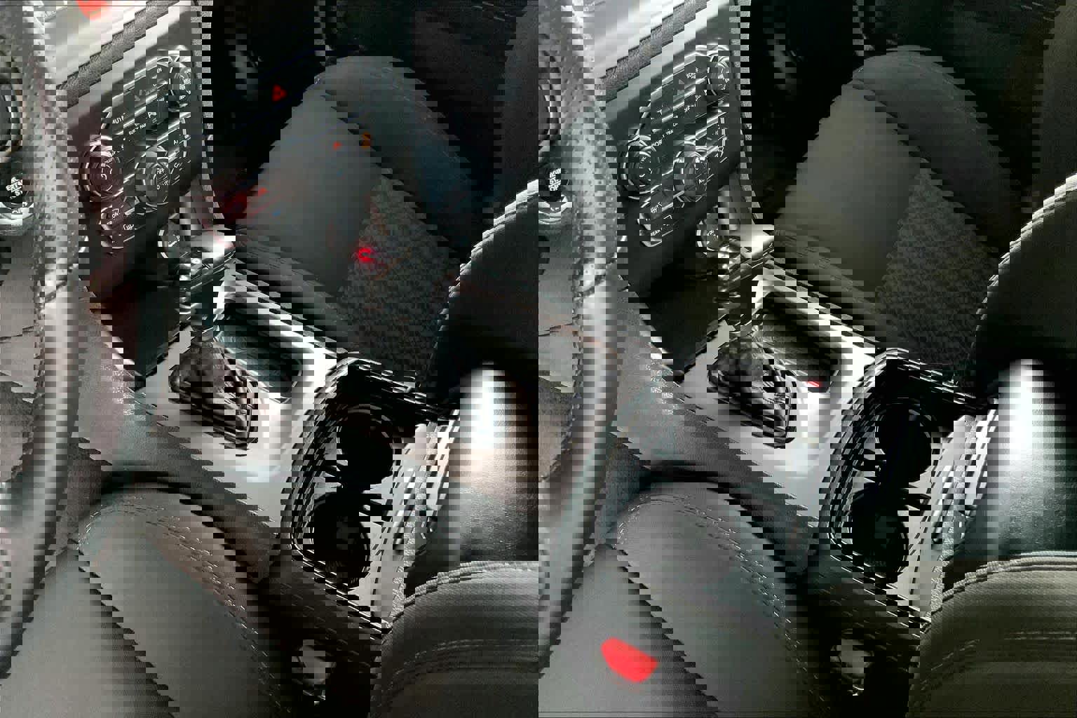 Used 2023 Dodge Charger R/T w/ Blacktop Package image 17