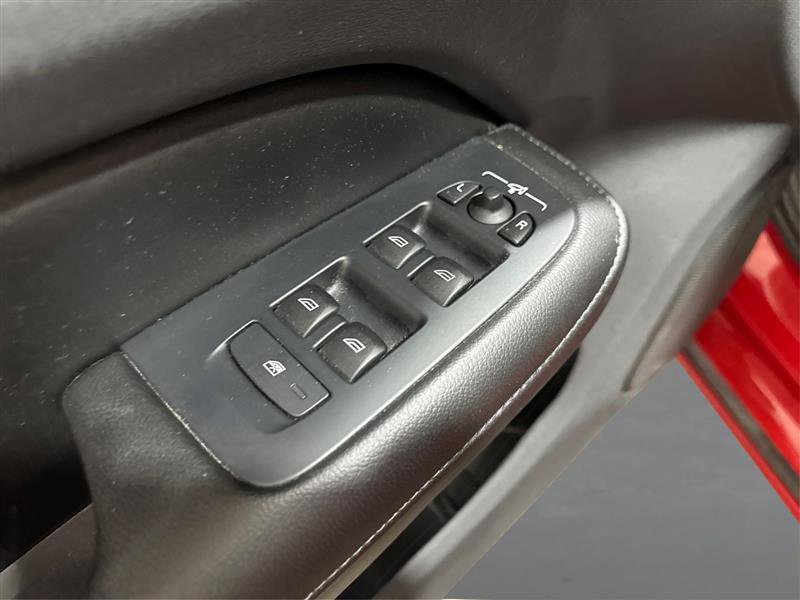 Used 2022 Volvo S60 T8 R-Design Expression image 29