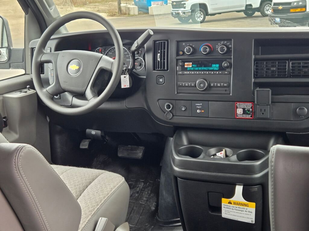 New 2026 Chevrolet Express 2500 image 9
