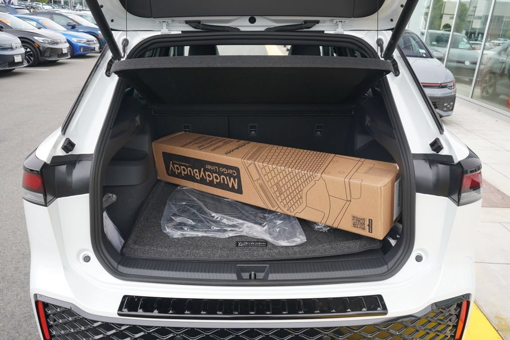 New 2026 Volkswagen Tiguan SE R-Line FWD image 11