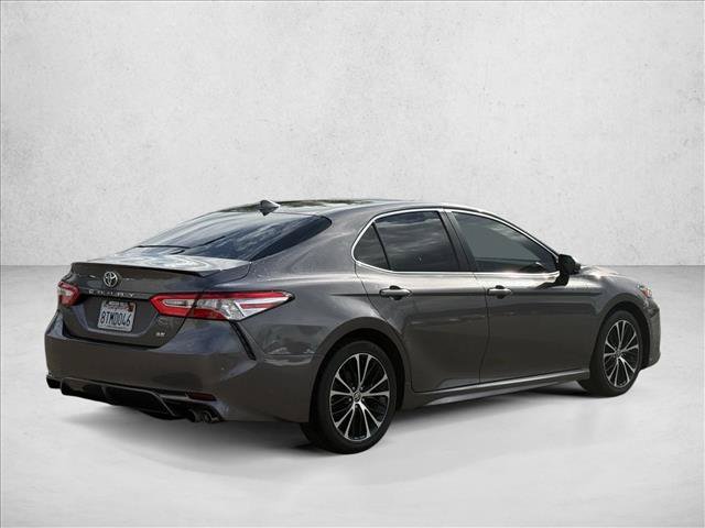 Used 2020 Toyota Camry SE w/ Carpet Mat Package FWD image 5
