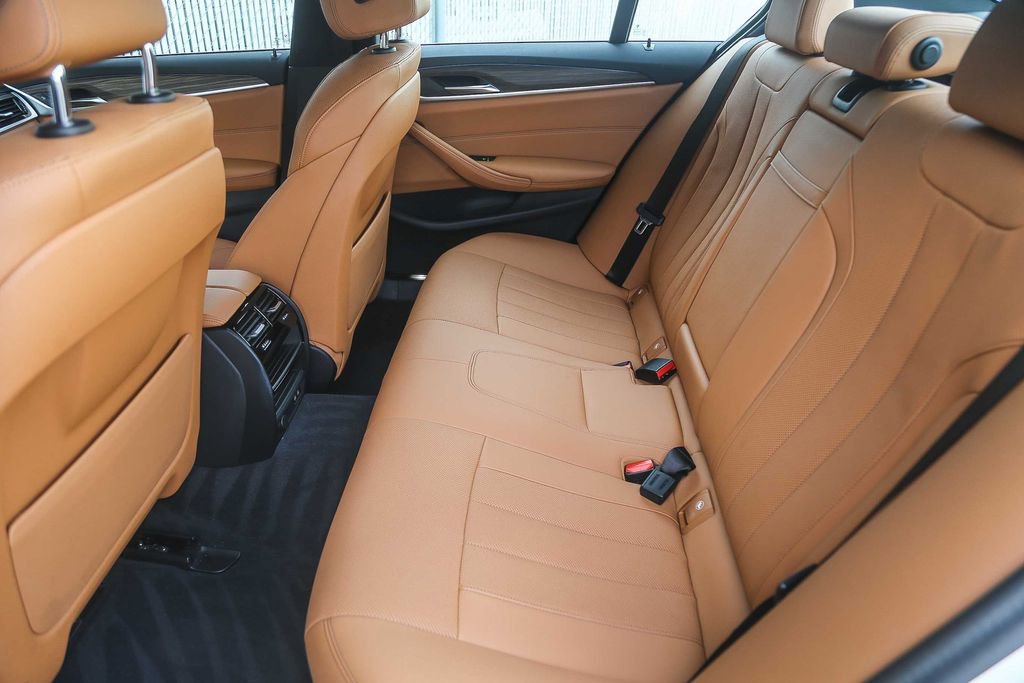 Certified 2023 BMW 530e w/ Convenience Package RWD image 15