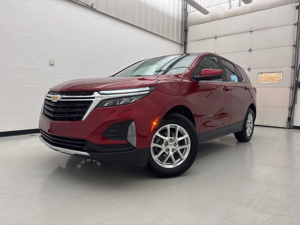 Used 2024 Chevrolet Equinox LT w/ LPO, Floor Liner Package FWD image 3