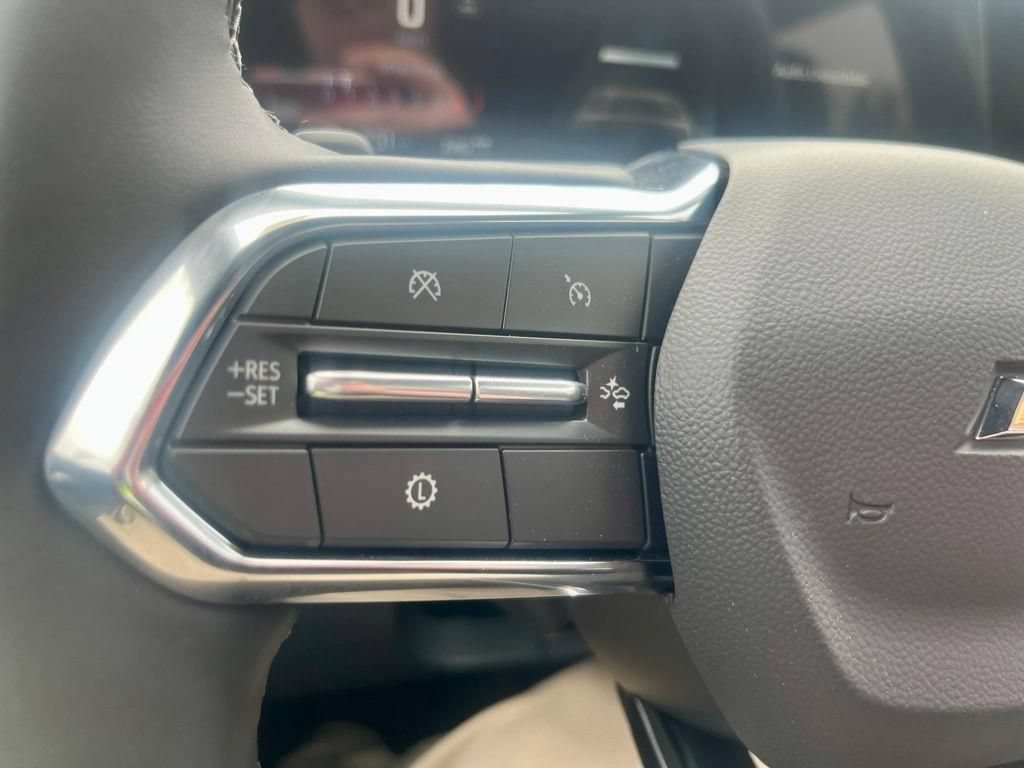 New 2026 Chevrolet Equinox LT w/ Safety and Technology Package AWD/4WD image 18