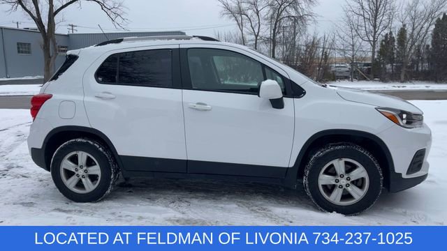 Certified 2022 Chevrolet Trax LT w/ LT Convenience Package image 9