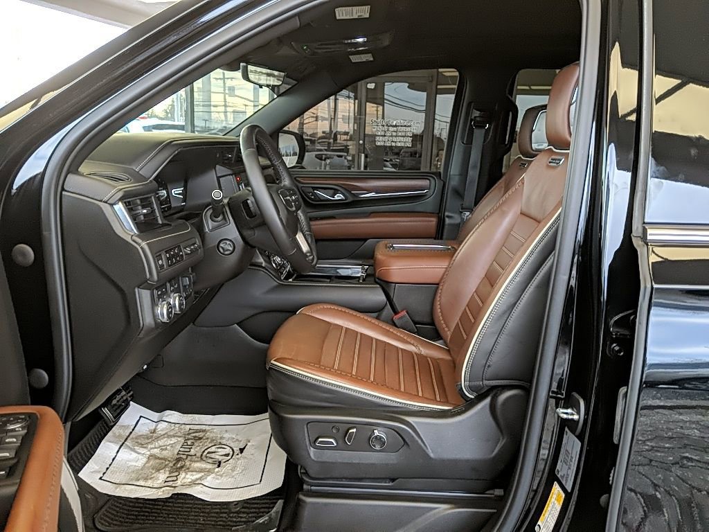 Used 2023 GMC Yukon Denali Ultimate image 14