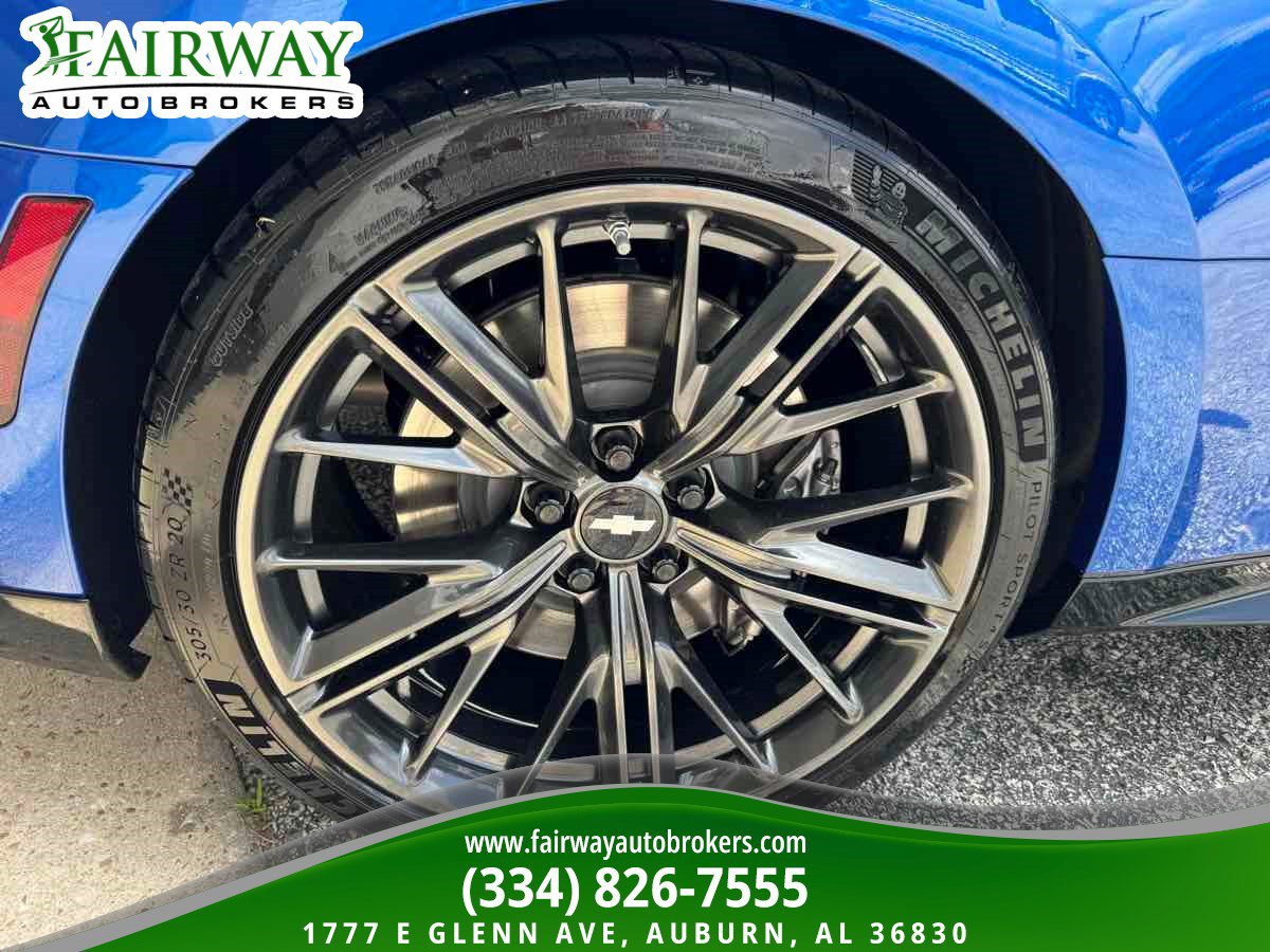 Used 2018 Chevrolet Camaro ZL1 RWD image 31