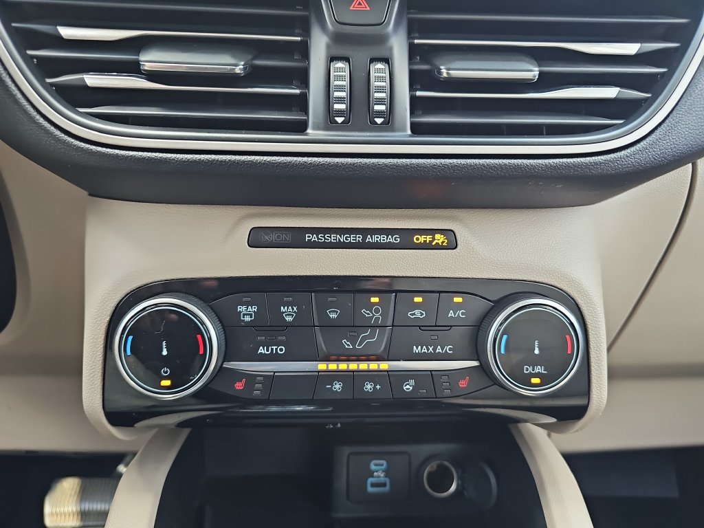 Certified 2022 Ford Escape SEL w/ Technology Package AWD/4WD image 23