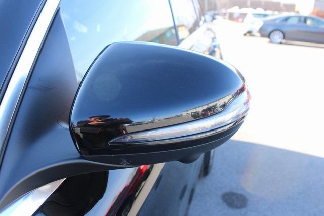 Used 2022 Mercedes-Benz GLC 300 4MATIC image 7