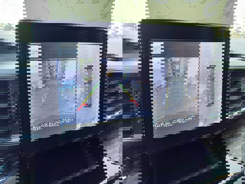 Used 2022 Ford Explorer Limited image 11