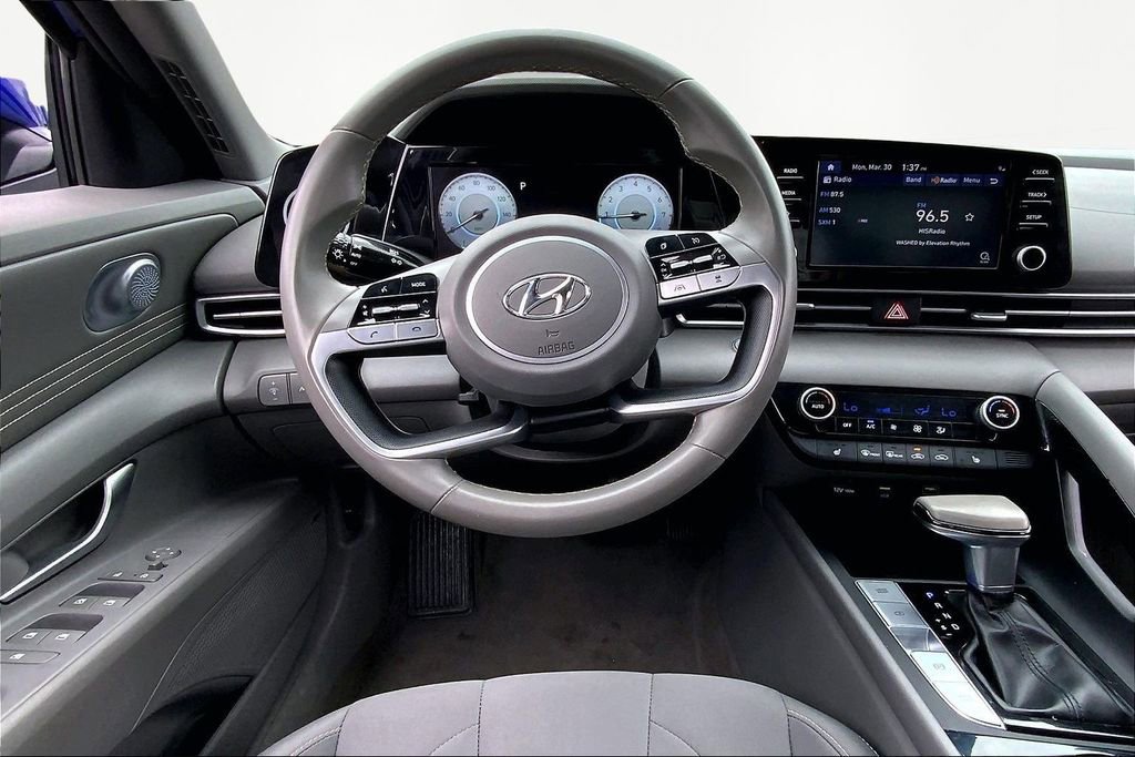 Used 2021 Hyundai Elantra SEL w/ Convenience + Premium Package image 8