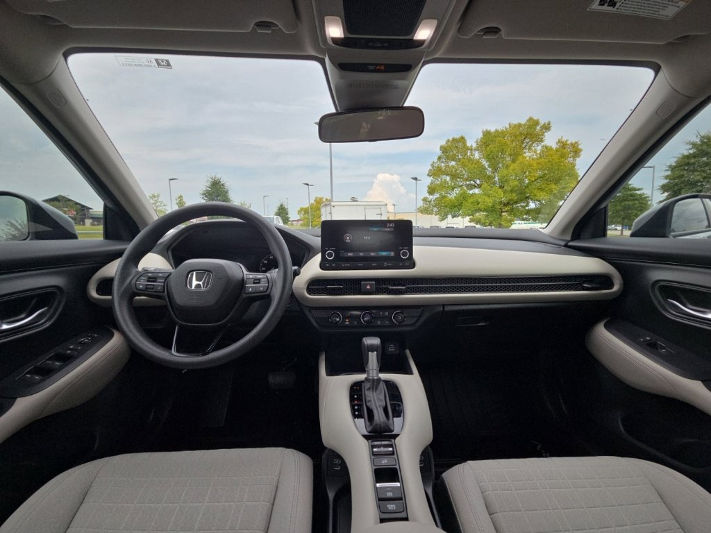 Used 2025 Honda HR-V LX image 14