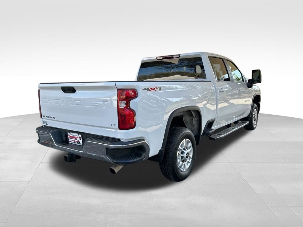 Used 2024 Chevrolet Silverado 2500 LT AWD/4WD image 3