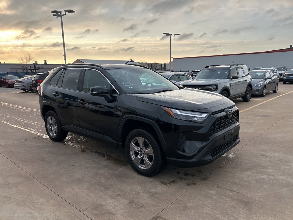 Used 2022 Toyota RAV4 XLE image 4