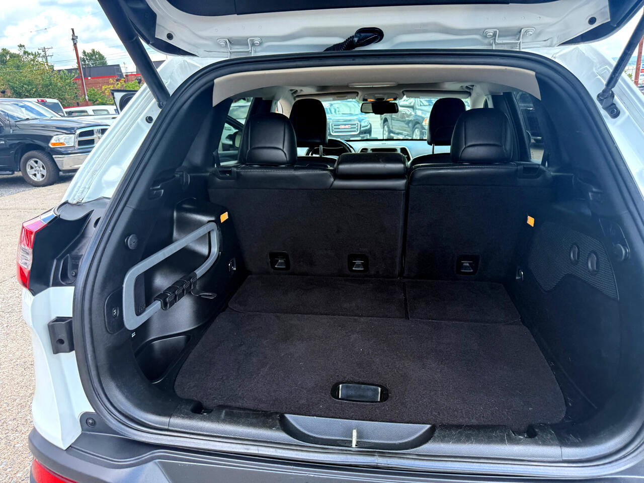 Used 2017 Jeep Cherokee High Altitude w/ Luxury Group image 56