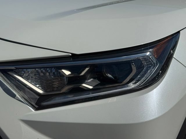 Certified 2021 Toyota RAV4 XLE Premium AWD/4WD image 9
