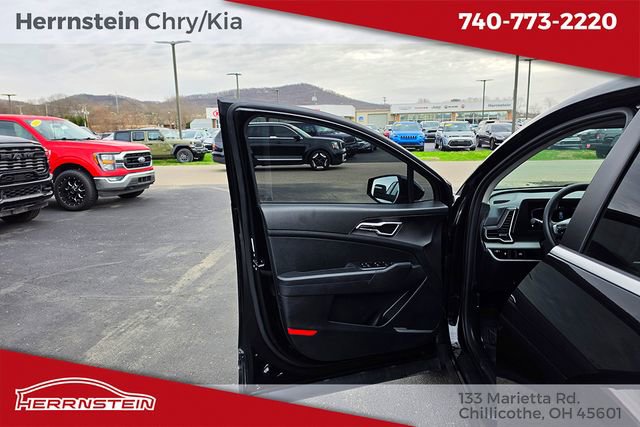 Used 2023 Kia Sportage LX image 13