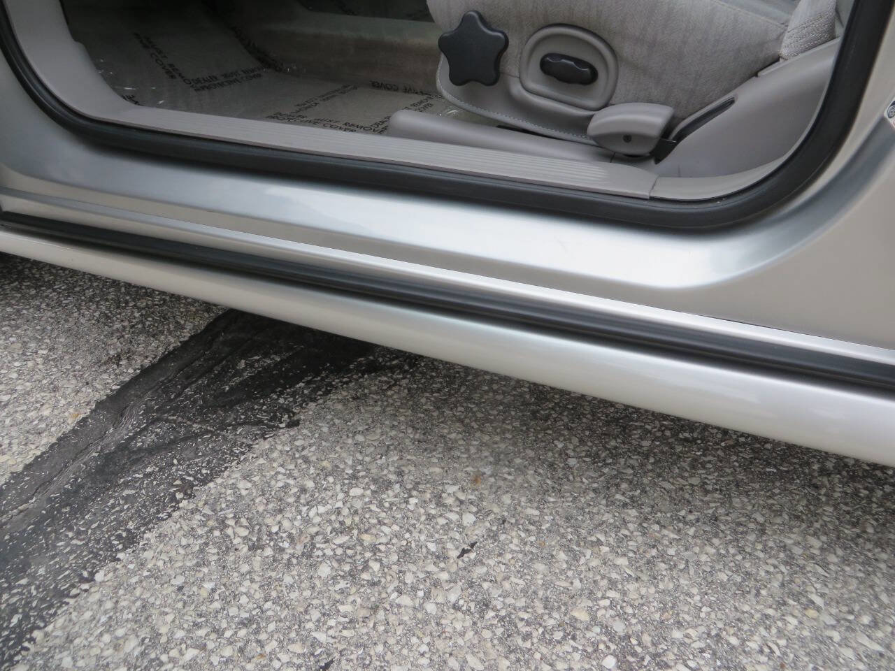 Used 2005 Buick Le Sabre Custom image 25