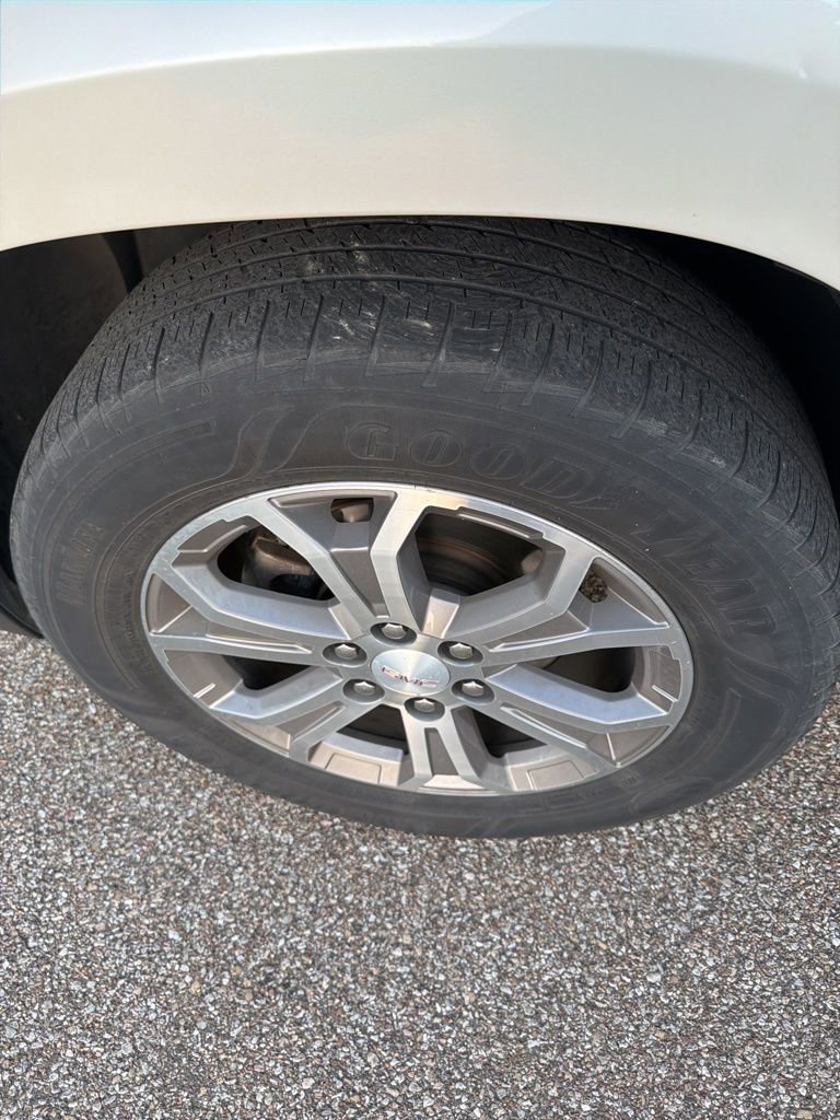 Used 2013 GMC Acadia SLT image 16