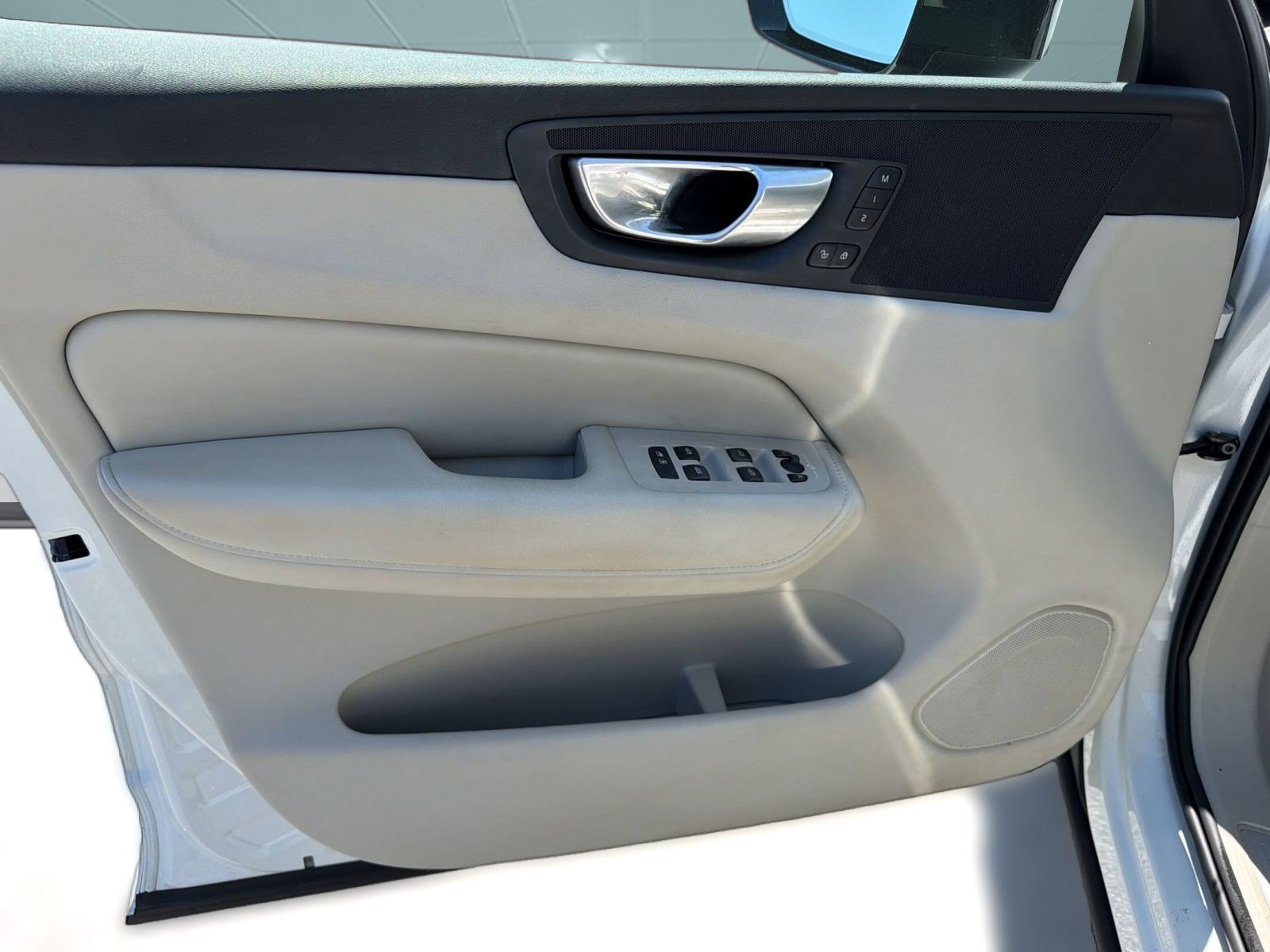 Certified 2024 Volvo XC60 B5 Plus w/ Protection Package Premier AWD/4WD image 13