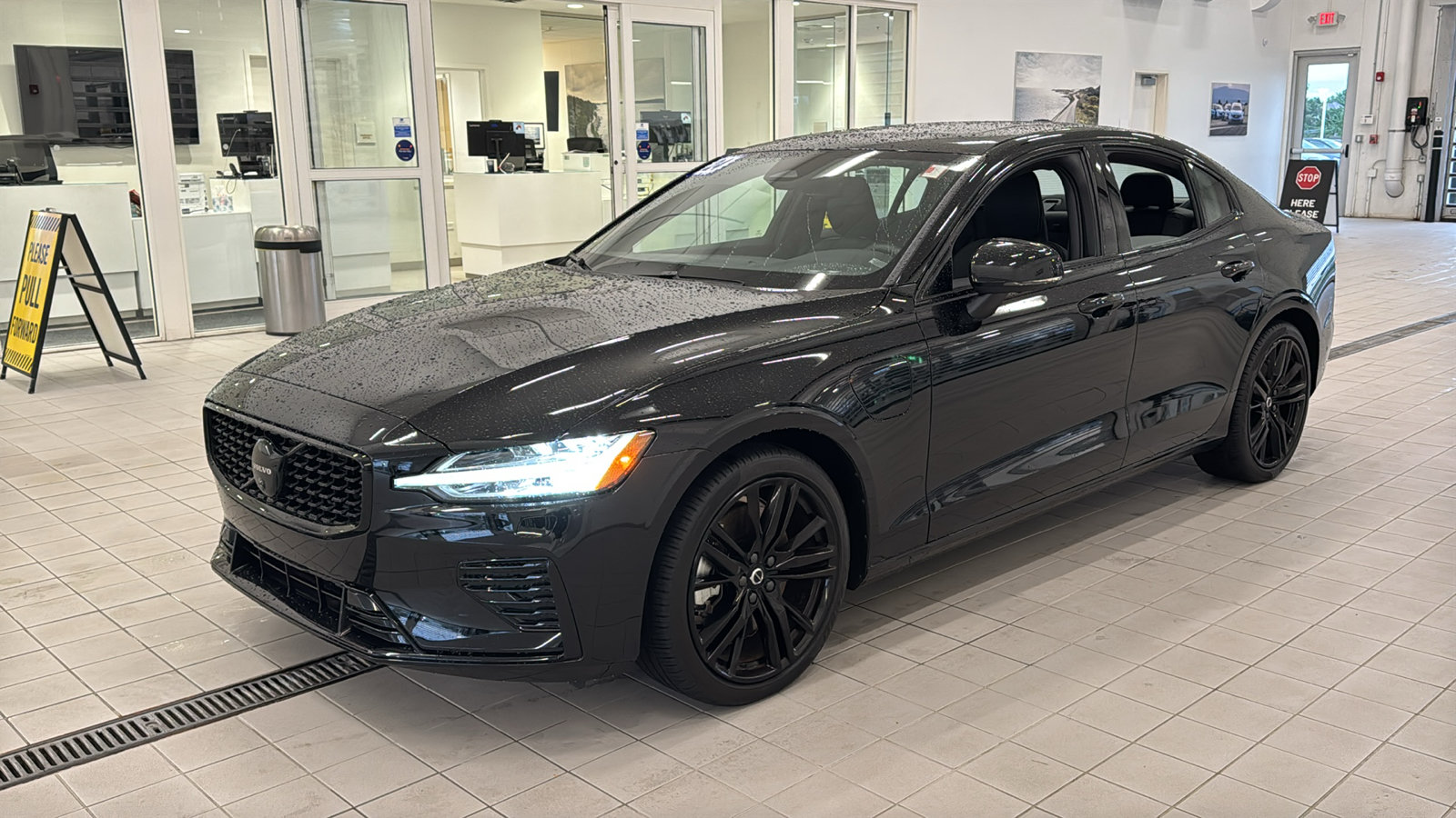 Used 2024 Volvo S60 T8 Plus w/ Climate Package AWD/4WD image 9