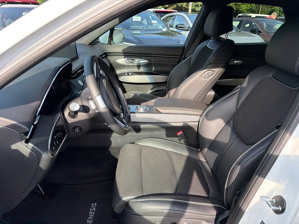 Used 2025 Genesis GV70 3.5T Sport AWD/4WD image 22