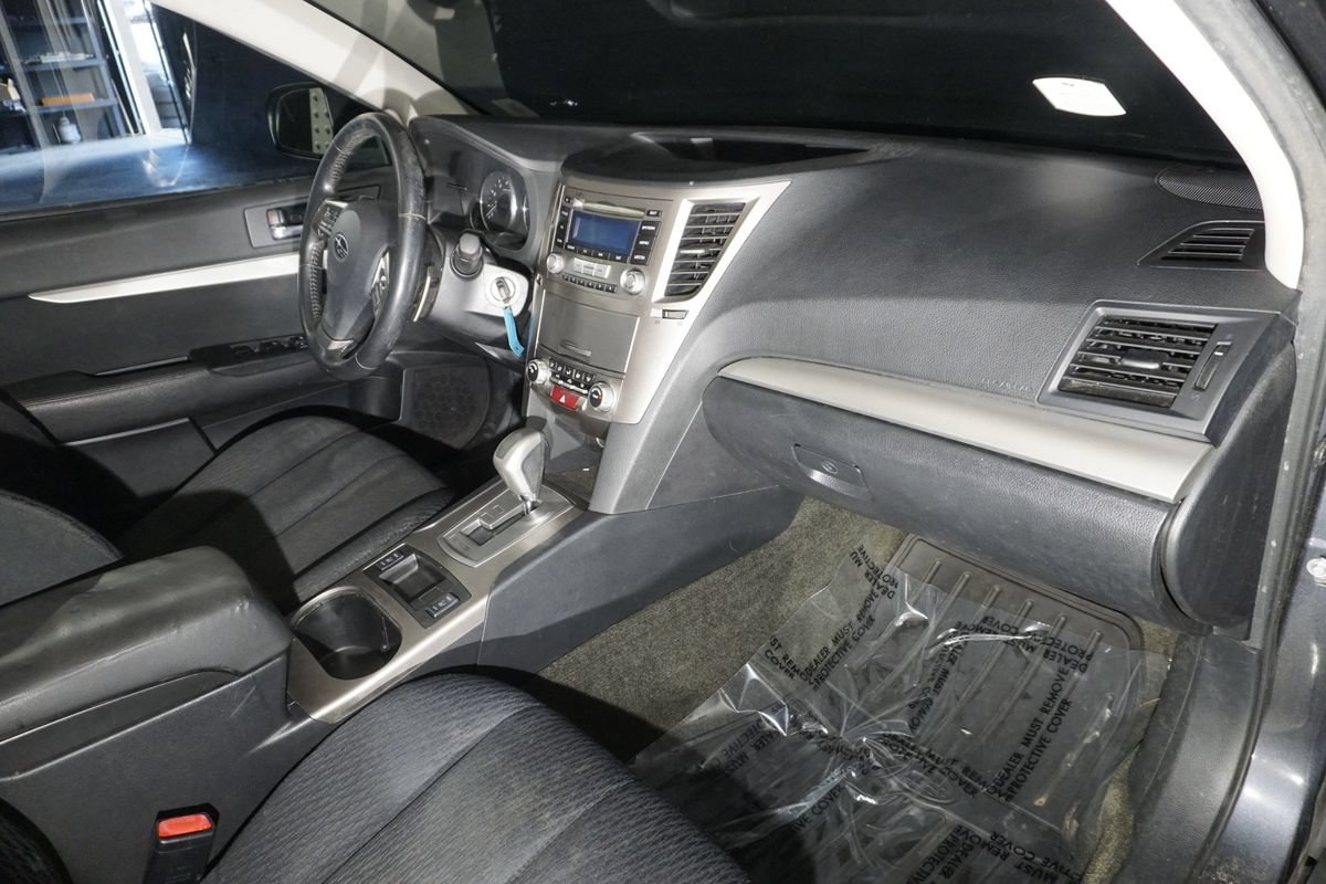 Used 2012 Subaru Outback 2.5i Premium w/ All-Weather Pkg AWD/4WD image 17
