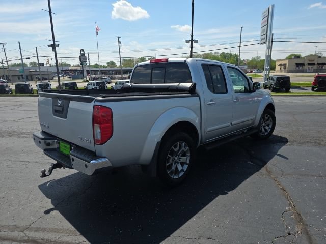 Used 2015 Nissan Frontier SL w/ Moonroof Package AWD/4WD image 9