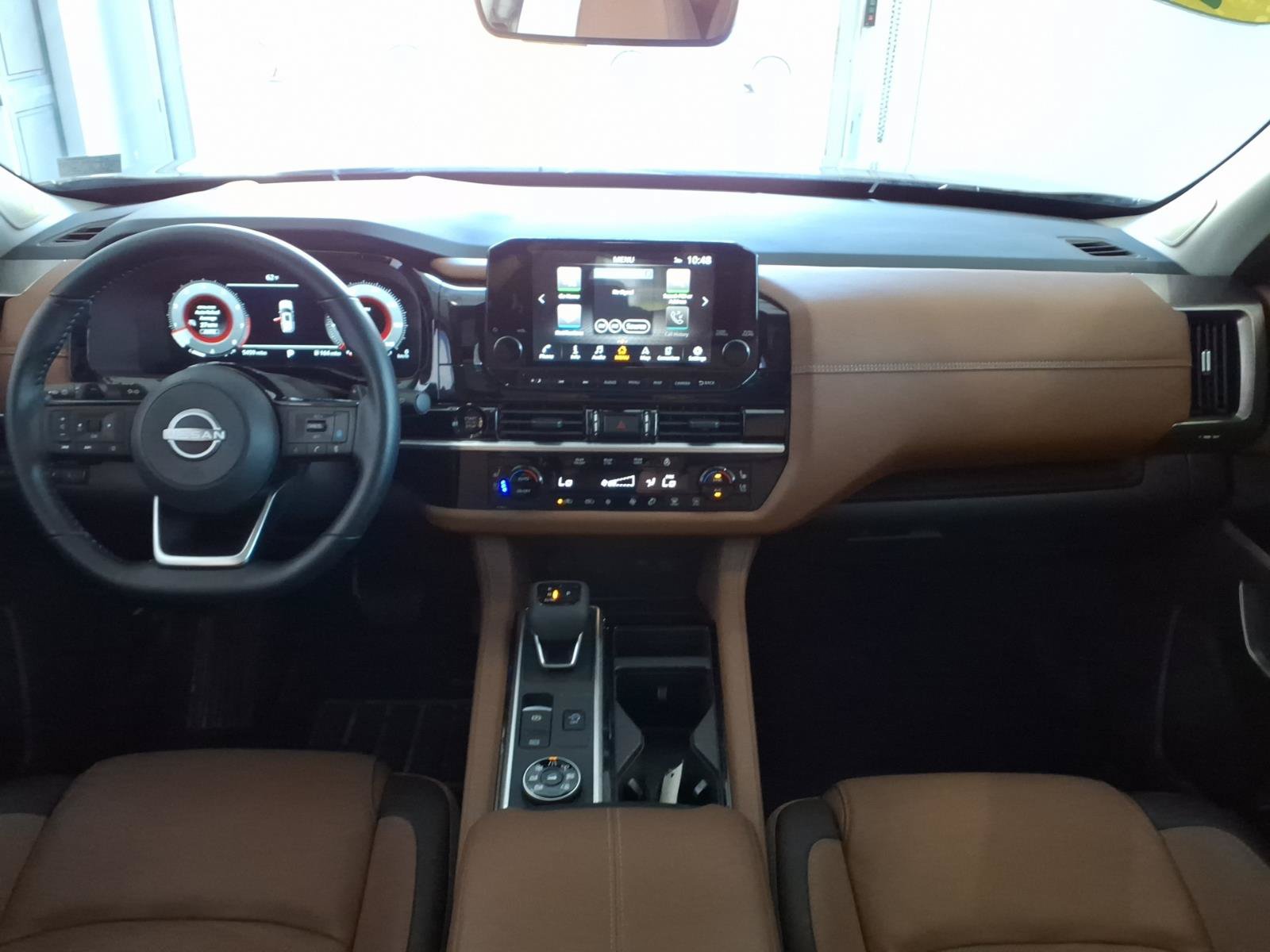 Used 2025 Nissan Pathfinder Platinum AWD/4WD image 11