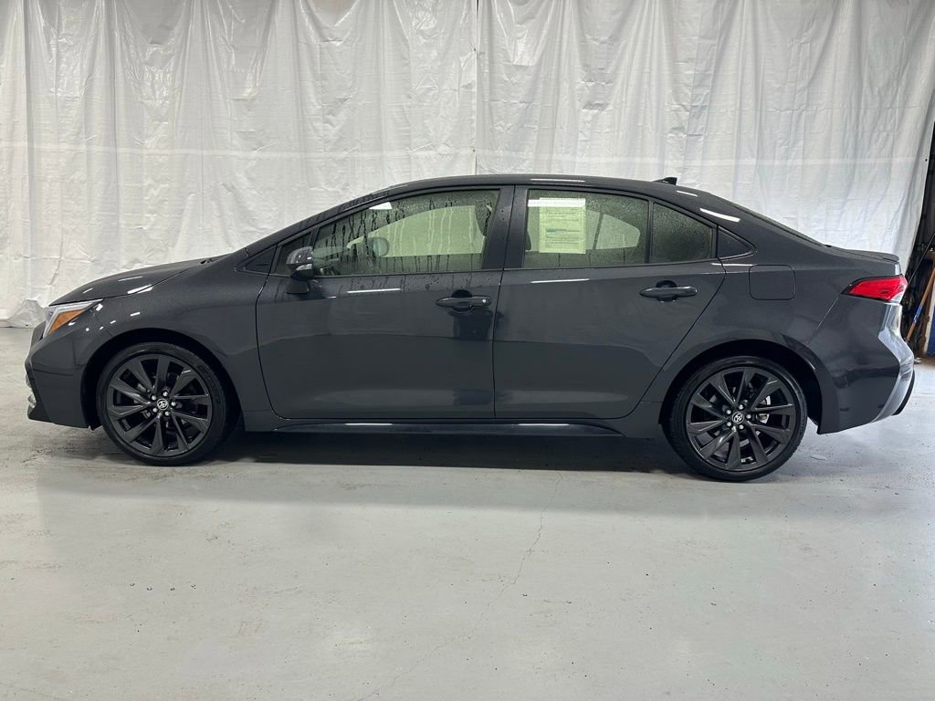 Used 2025 Toyota Corolla SE FWD image 4