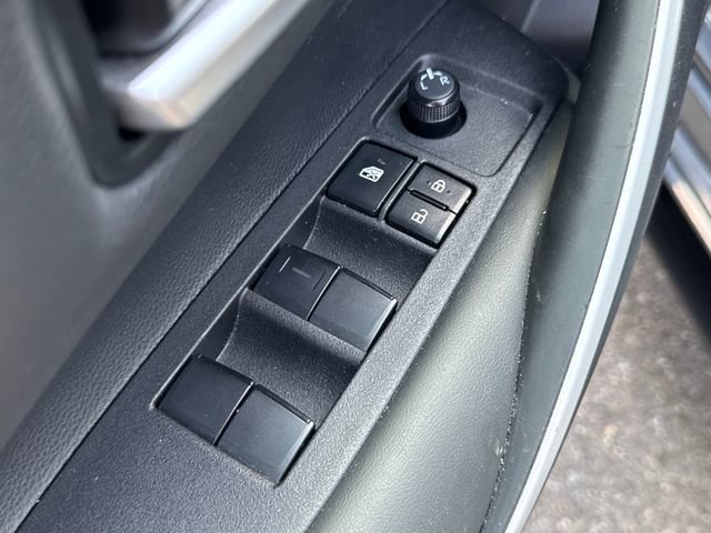 Certified 2025 Toyota Corolla SE w/ Convenience Package FWD image 20