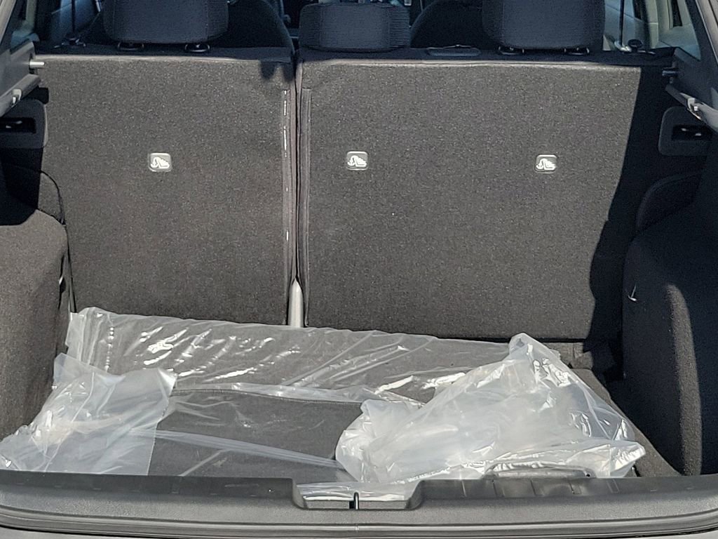 New 2026 Nissan Kicks S image 17