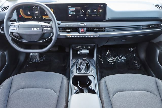 Used 2025 Kia K4 LXS image 14