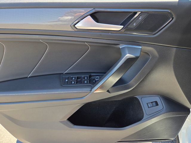 Certified 2022 Volkswagen Tiguan SE w/ Panoramic Sunroof Package FWD image 19