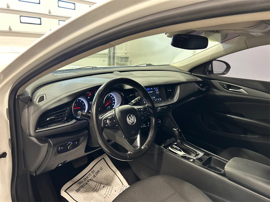 Used 2019 Buick Regal Preferred image 16