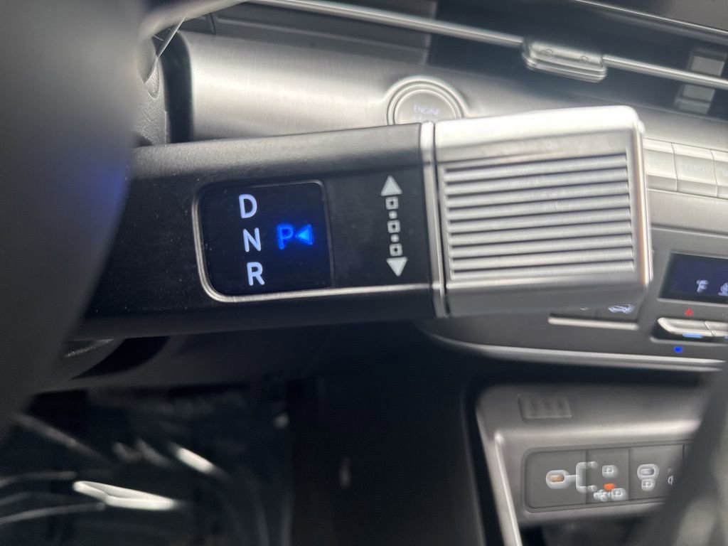 Used 2024 Hyundai Kona Limited image 19