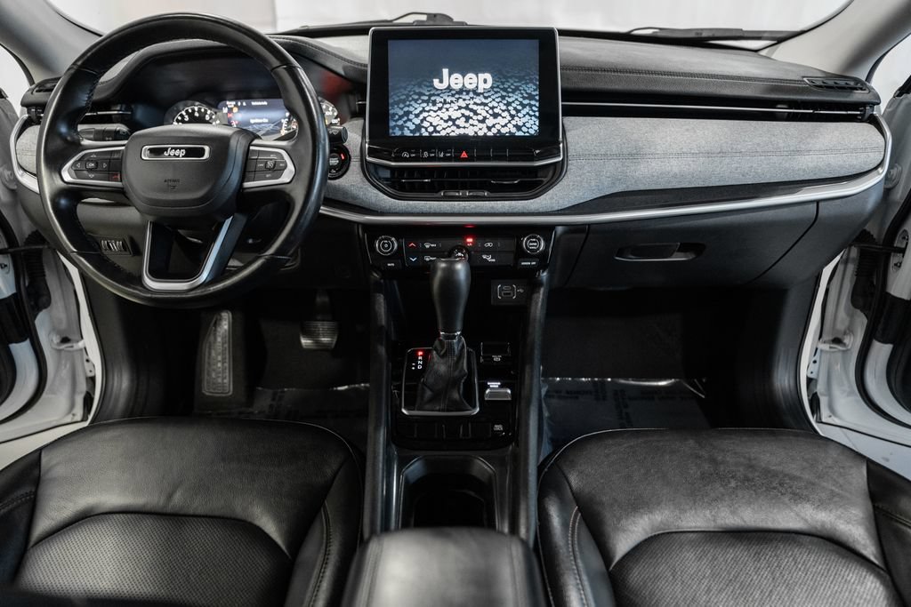 Certified 2022 Jeep Compass Latitude w/ Sun and Sound Group AWD/4WD image 16