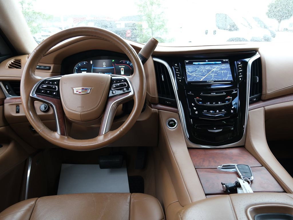 Used 2016 Cadillac Escalade Platinum AWD/4WD image 32