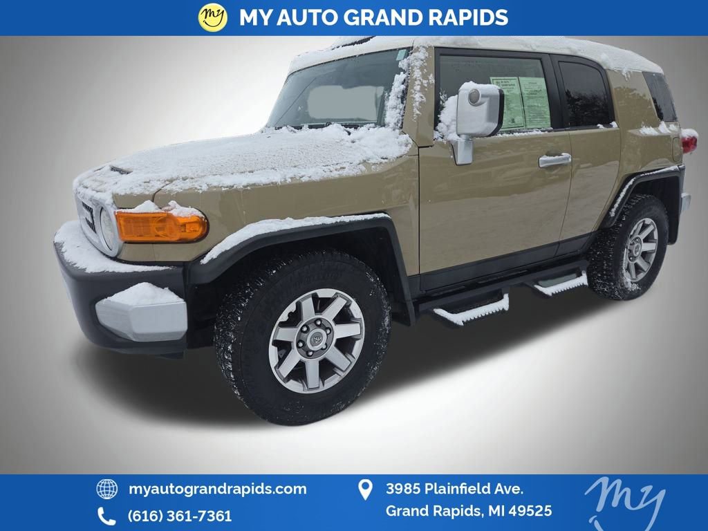 Used 2014 Toyota FJ Cruiser 2WD image 6