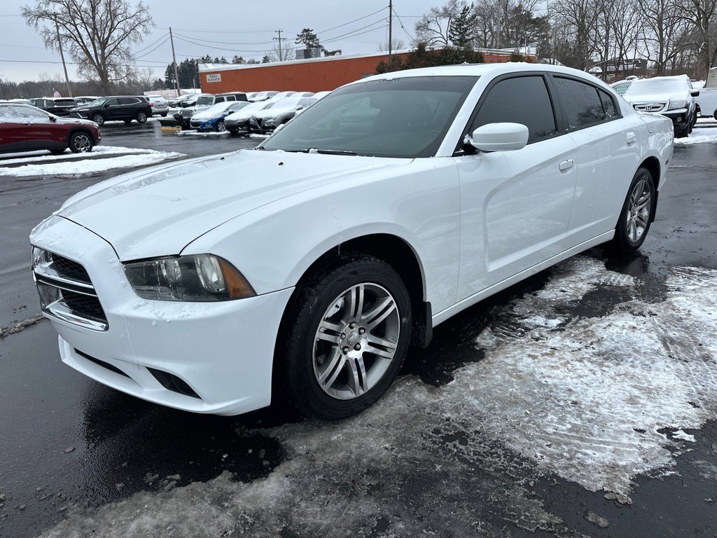 Used 2014 Dodge Charger SXT RWD image 3
