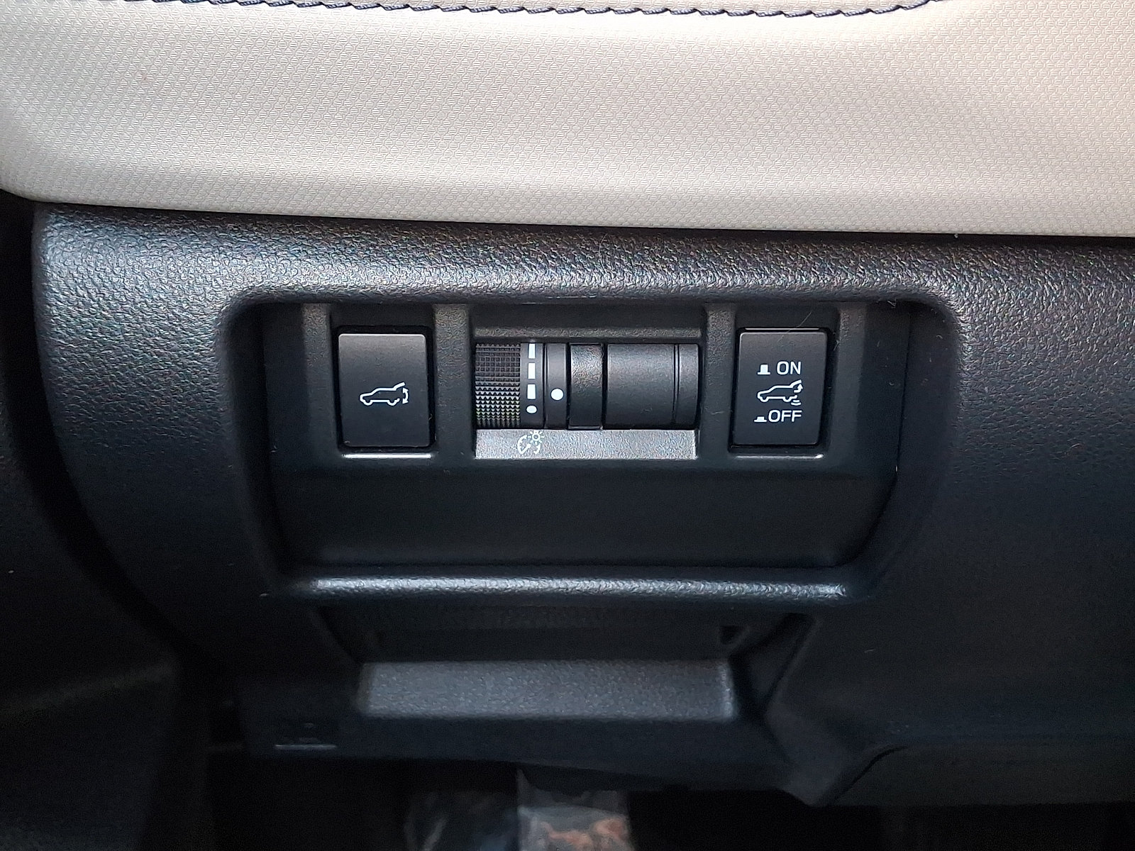 Used 2025 Subaru Forester Limited AWD/4WD image 27