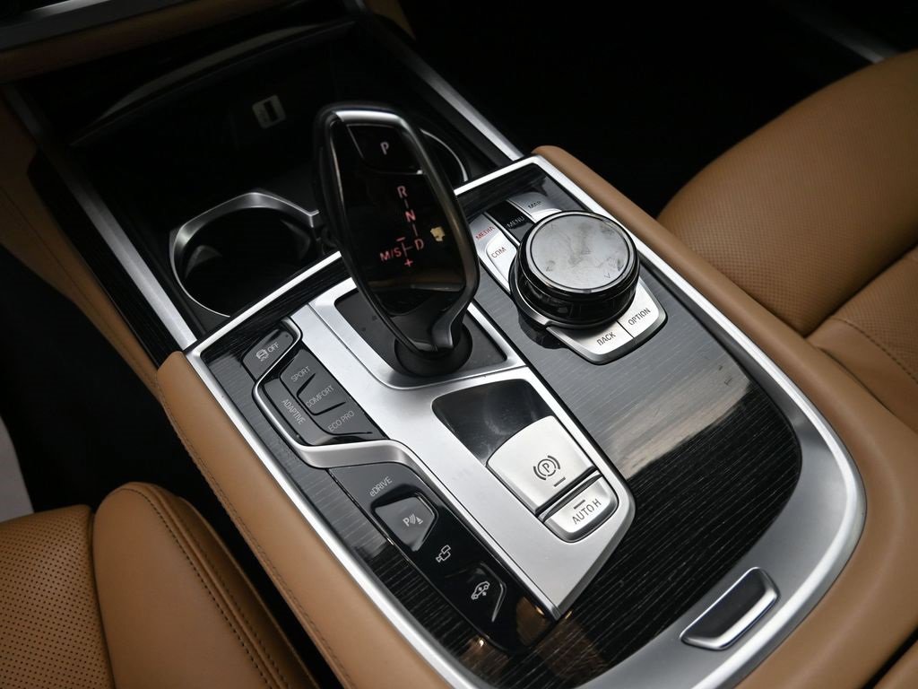 Used 2018 BMW 740e xDrive image 16