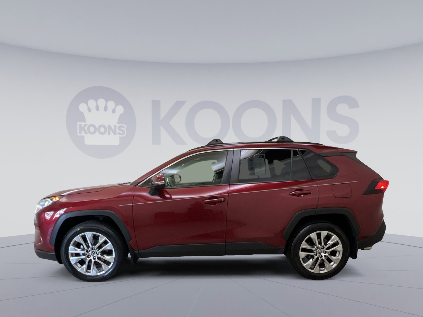 Used 2019 Toyota RAV4 XLE Premium w/ Cold Weather Package AWD/4WD image 5