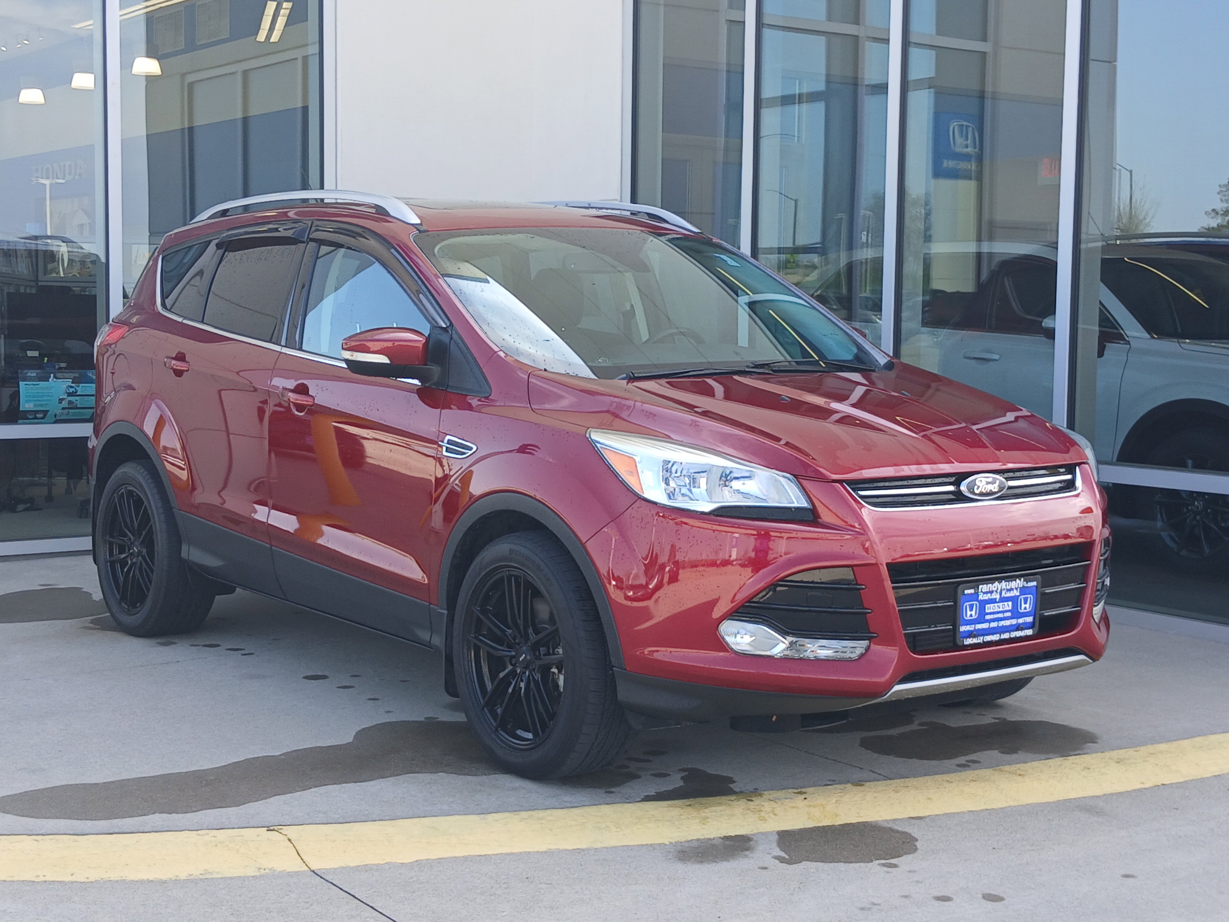 Used 2016 Ford Escape Titanium AWD/4WD image 4