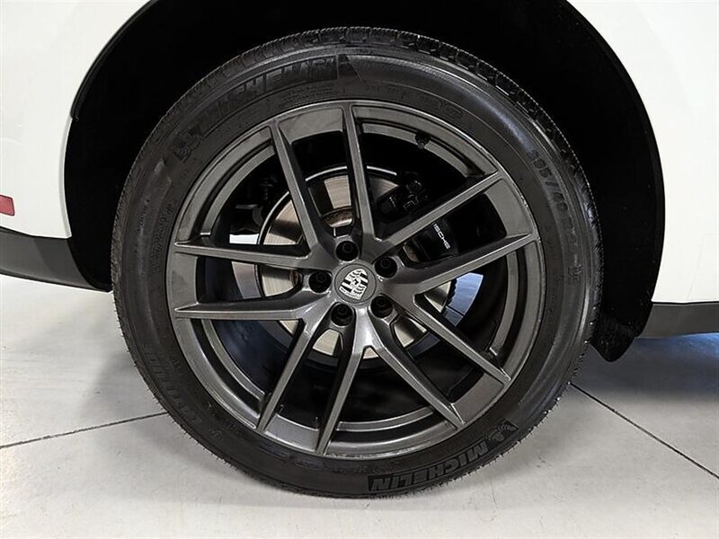 Used 2023 Porsche Macan Turbo AWD/4WD image 13