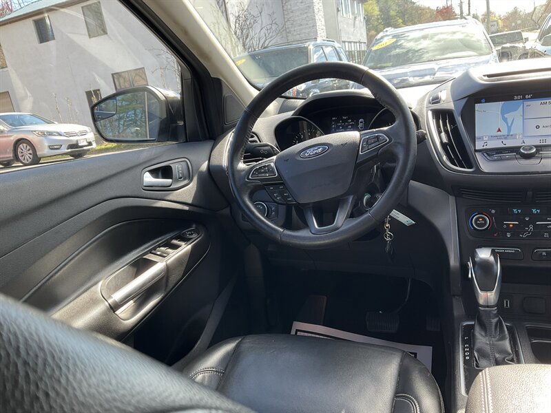 Used 2018 Ford Escape SEL AWD/4WD image 16
