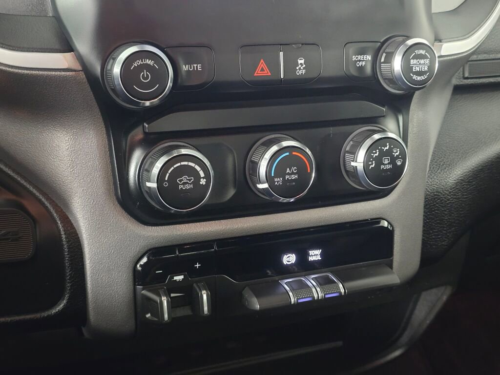 Used 2024 RAM 3500 Big Horn image 34