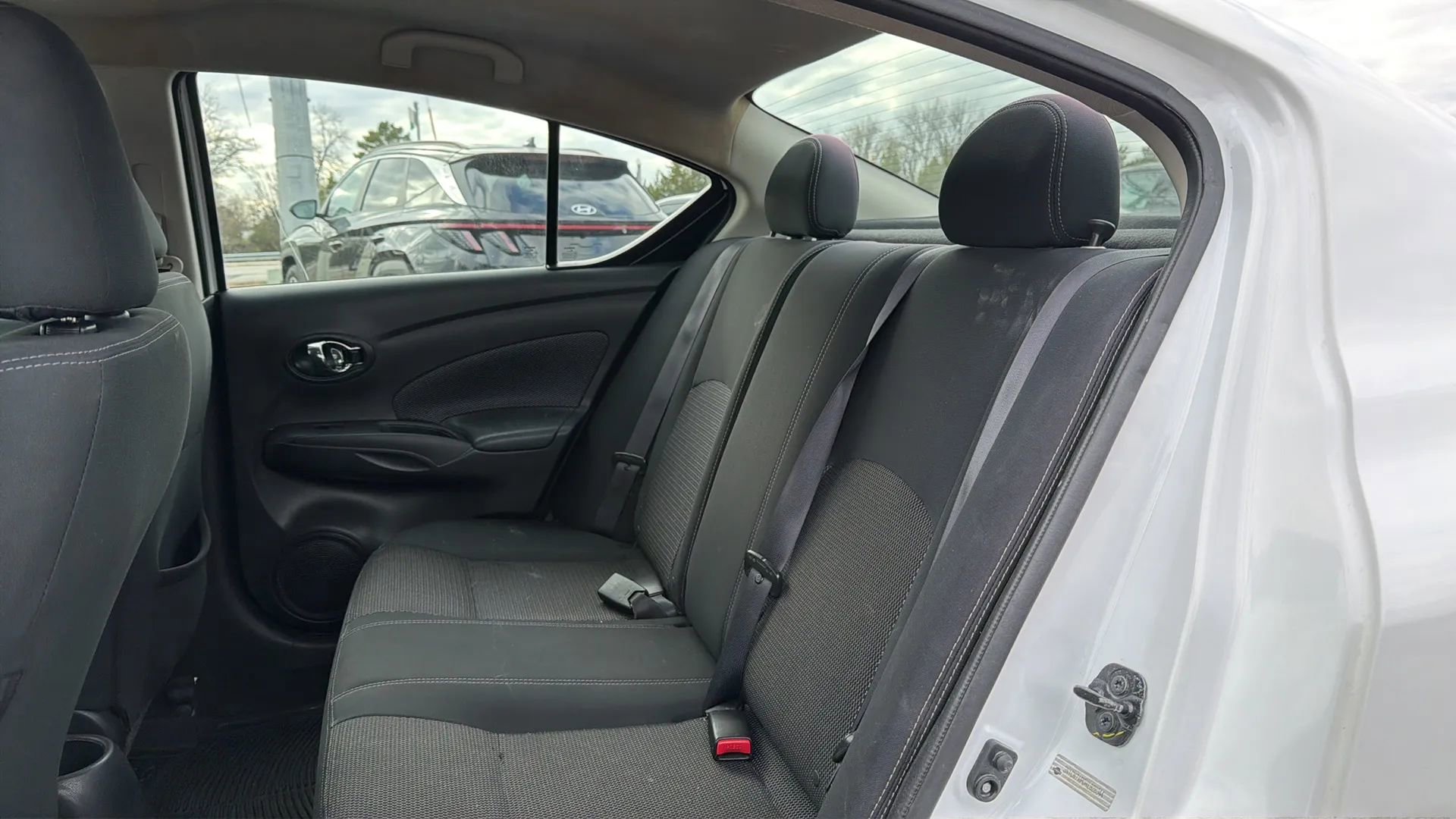 Used 2017 Nissan Versa SL image 11